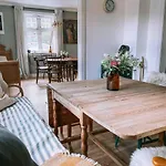 Unikt Skipperhus Med Honer I Hagen * Hvaler