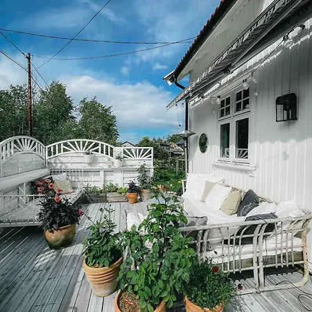 Unikt Skipperhus Med Honer I Hagen Holiday home