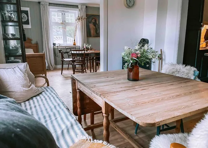 Unikt Skipperhus Med Honer I Hagen * Hvaler