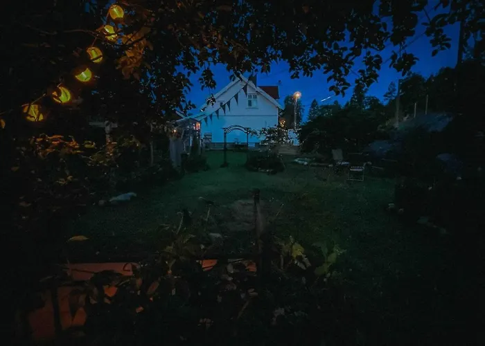 Unikt Skipperhus Med Honer I Hagen Prázdninový dům